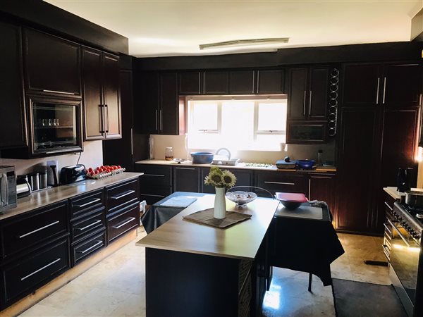 4 Bedroom House 4 Bedroom House