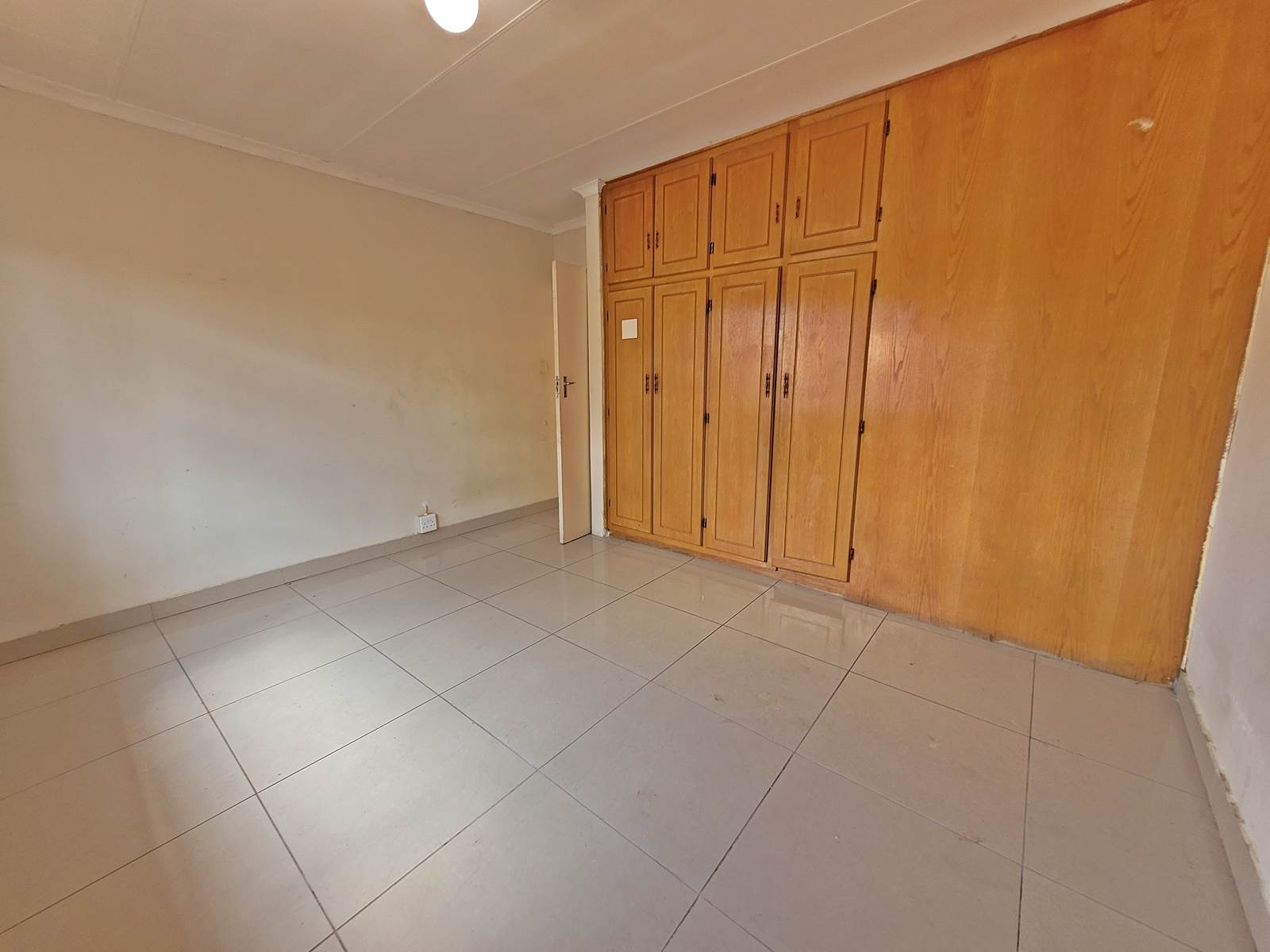 2 Bed Townhouse in Uitsig photo number 8