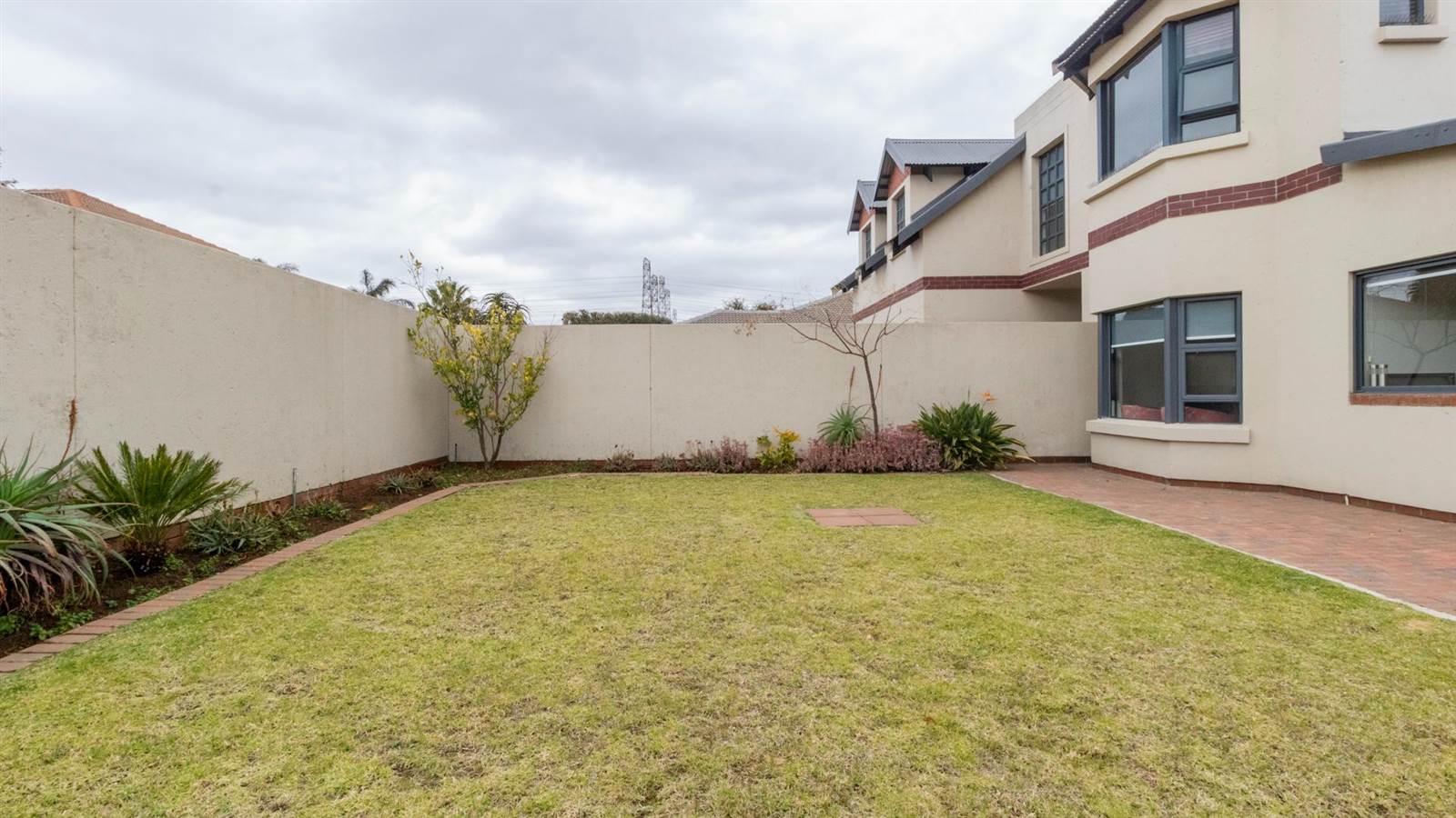 5 Bed House in Greenstone Hill photo number 23