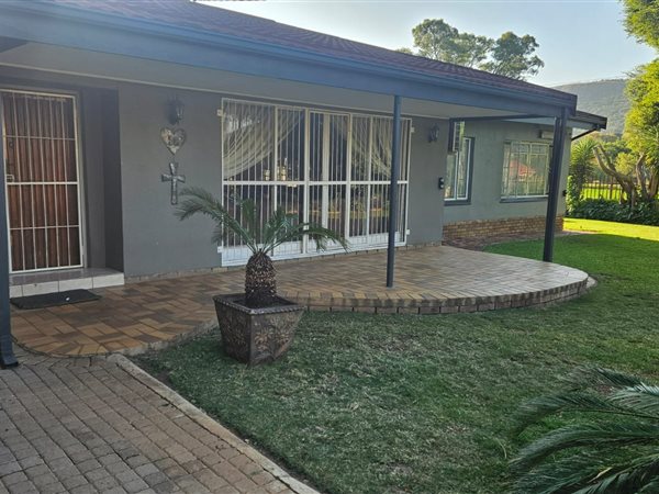 5 Bedroom House 5 Bedroom House