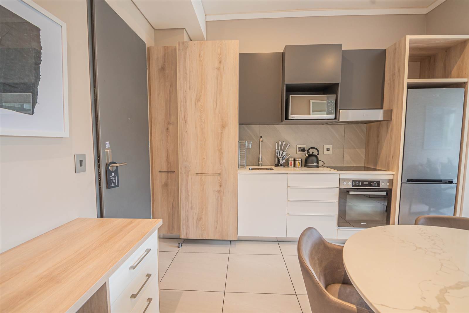 1 Bed Apartment in Menlyn photo number 8
