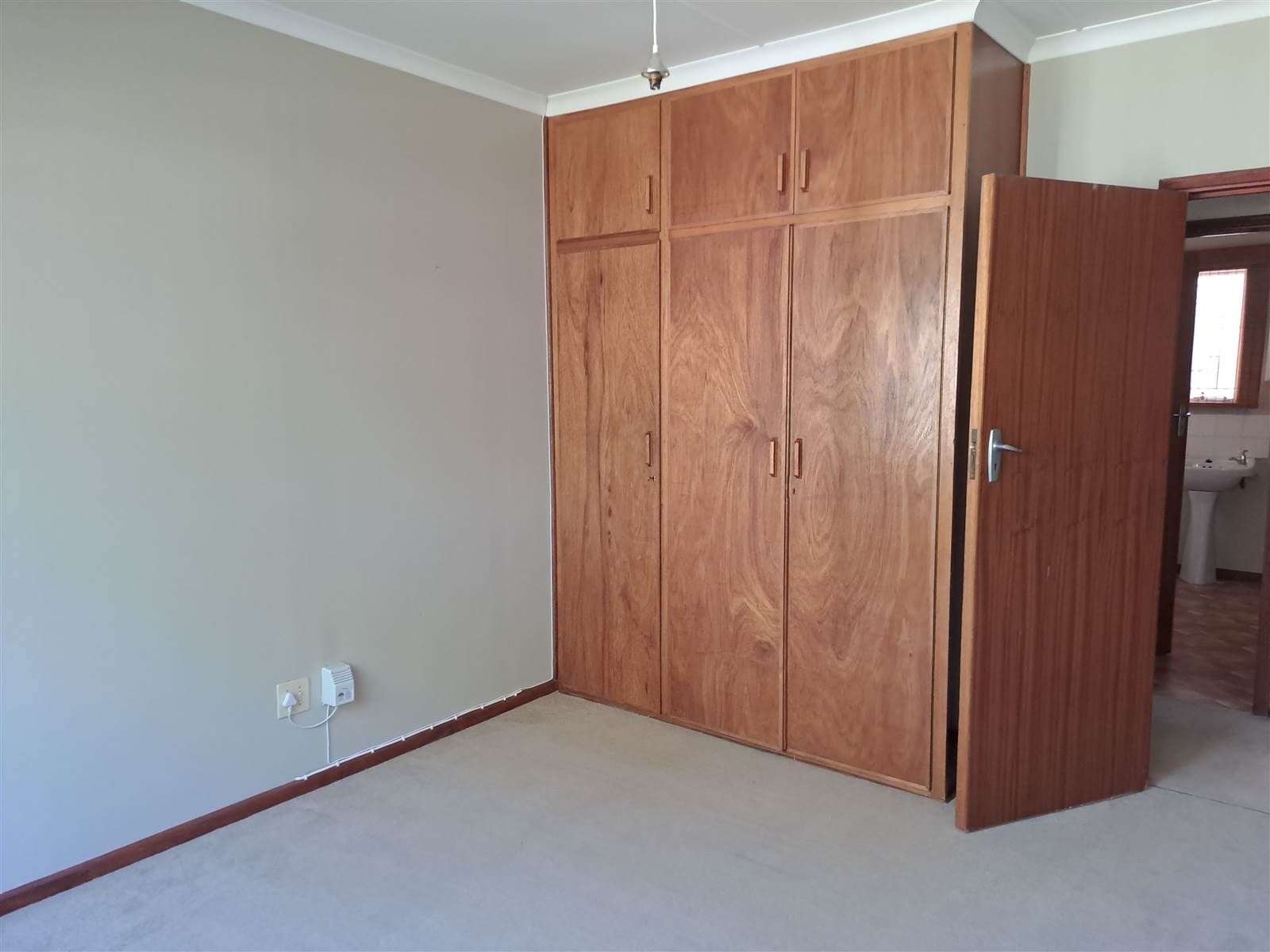 3 Bed House in Villiersdorp photo number 9
