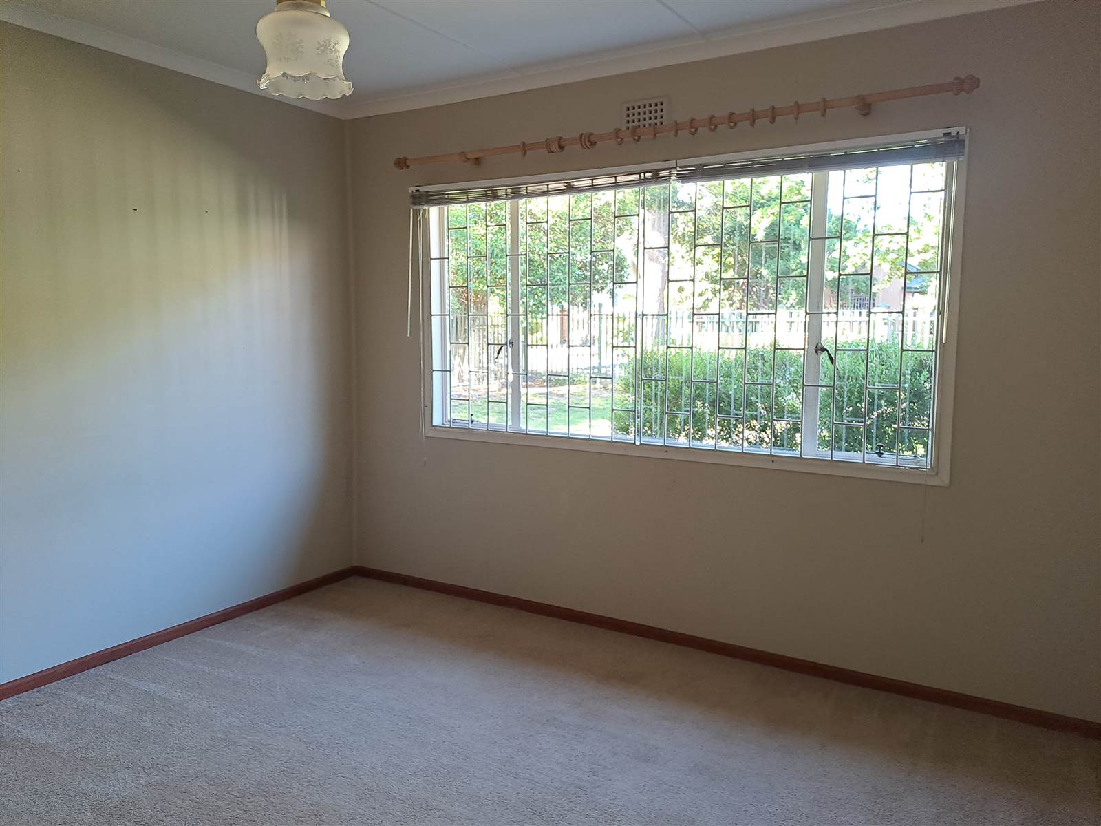 3 Bed House in Villiersdorp photo number 12