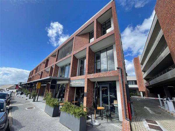 560  m² Commercial space in Salt River