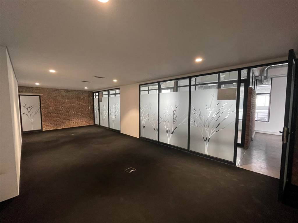 560  m² Commercial space in Salt River photo number 2