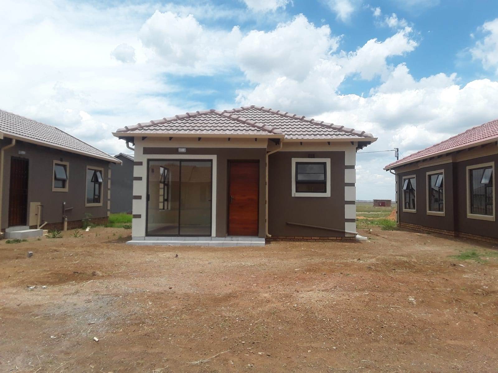 3 Bed House in Kwa Thema photo number 3