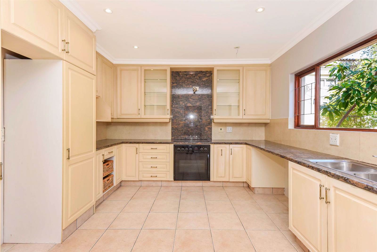 3 Bed Cluster in Douglasdale photo number 11