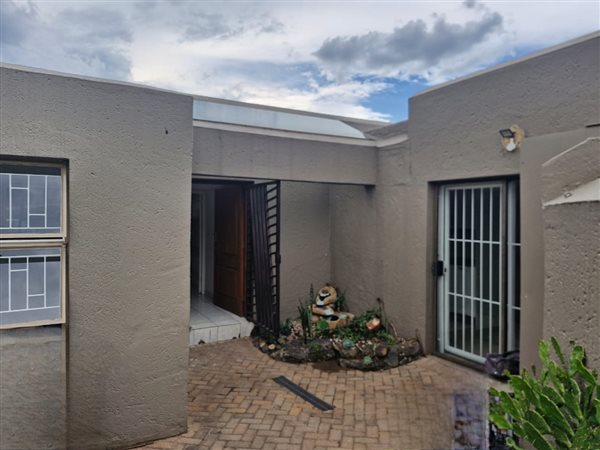 2 Bedroom House 2 Bedroom House
