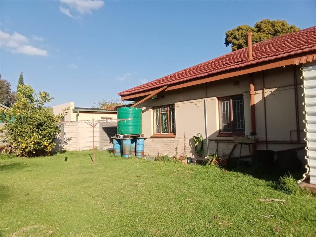 4 Bed House in Witbank photo number 19