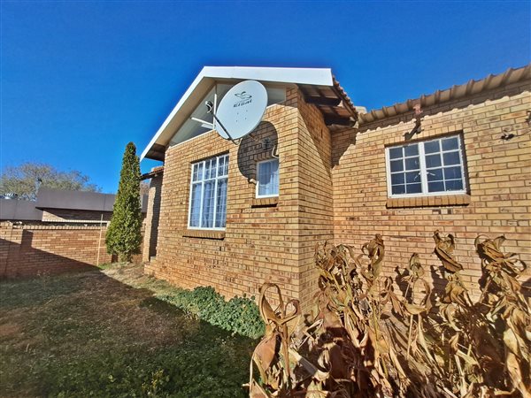 2 Bedroom Townhouse 2 Bedroom Townhouse