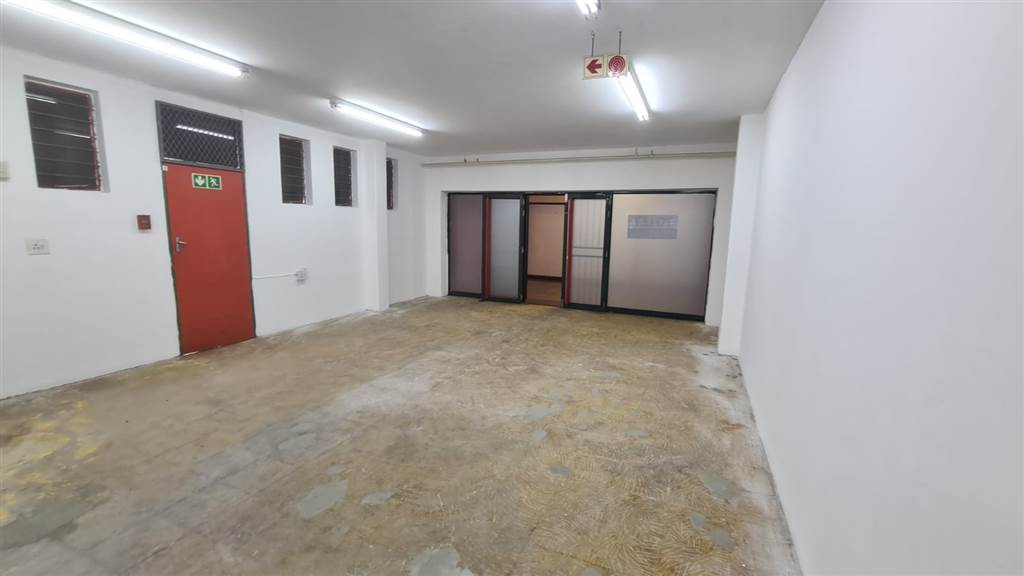 141  m² Commercial space in Pretoria Central photo number 3