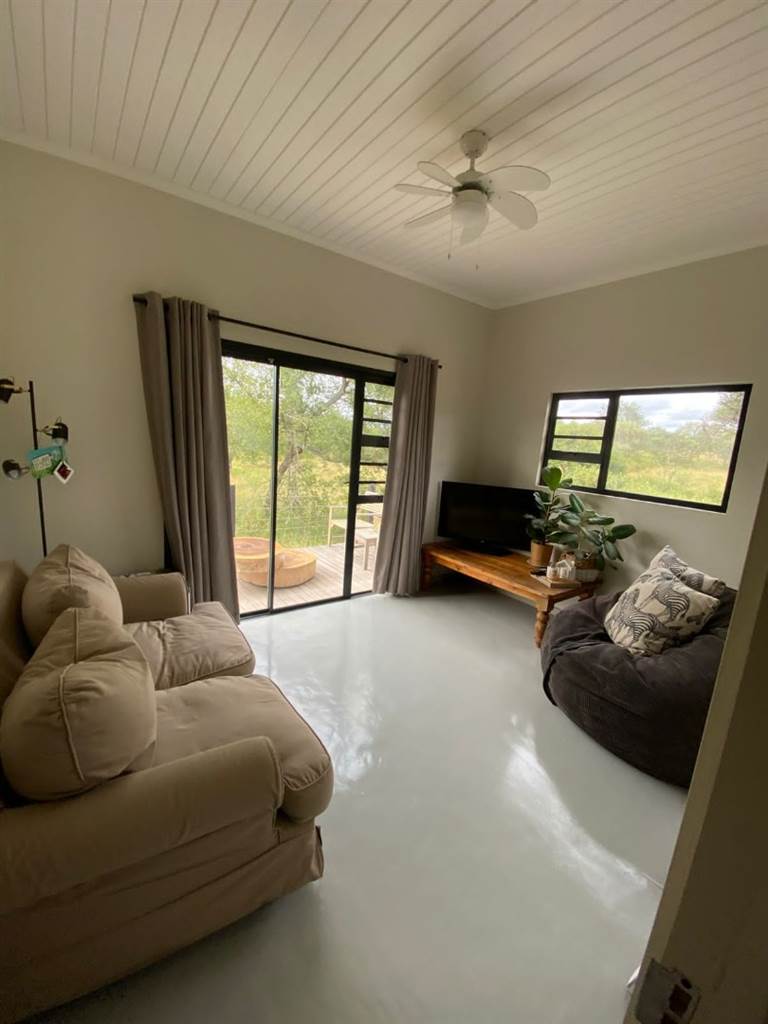 2 Bed Townhouse in Mpumalanga photo number 6