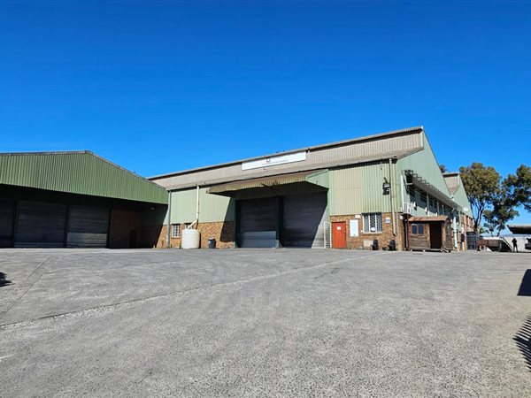 4 600  m² Industrial space