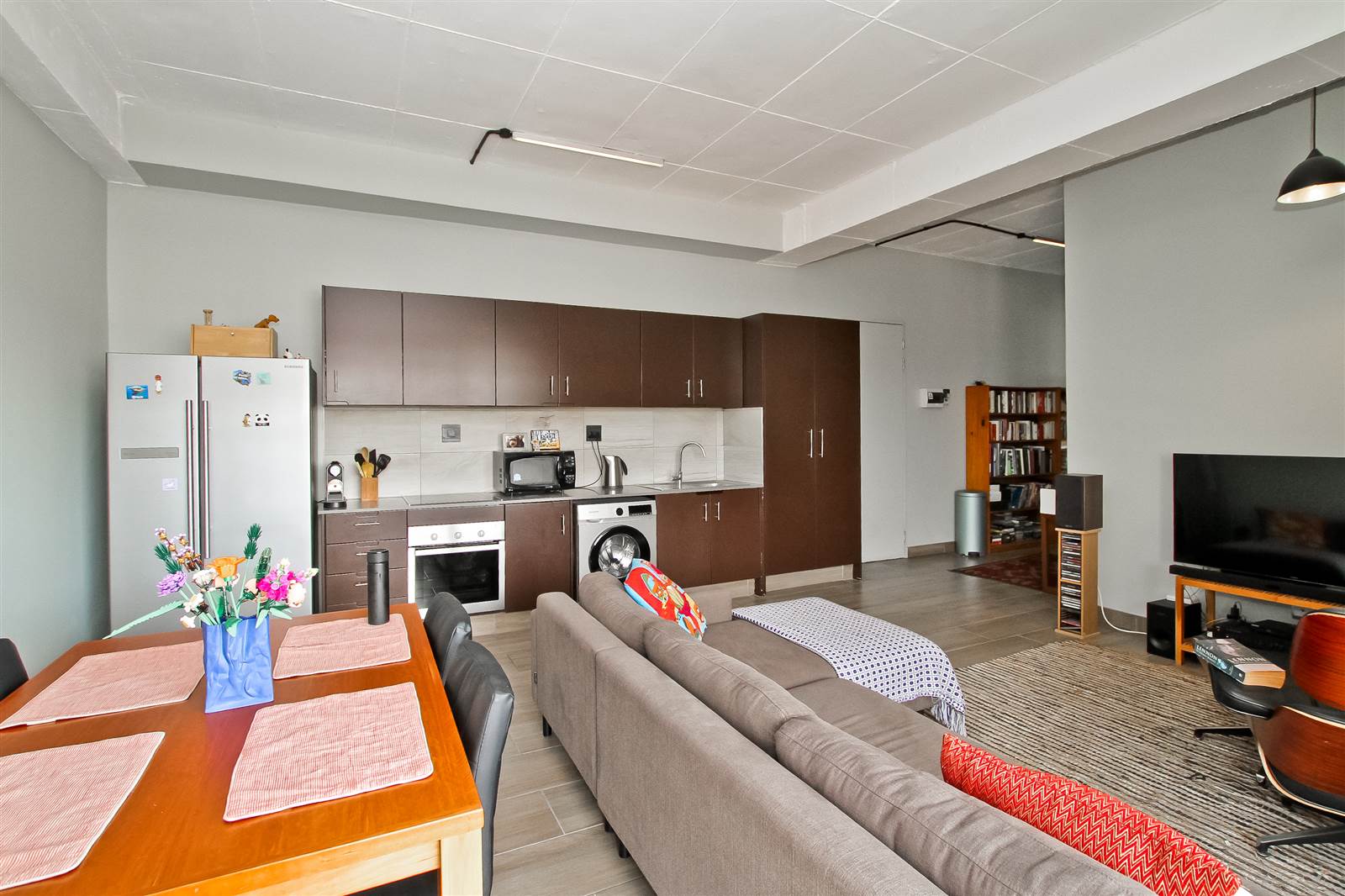 2 Bed Apartment in Maboneng photo number 8