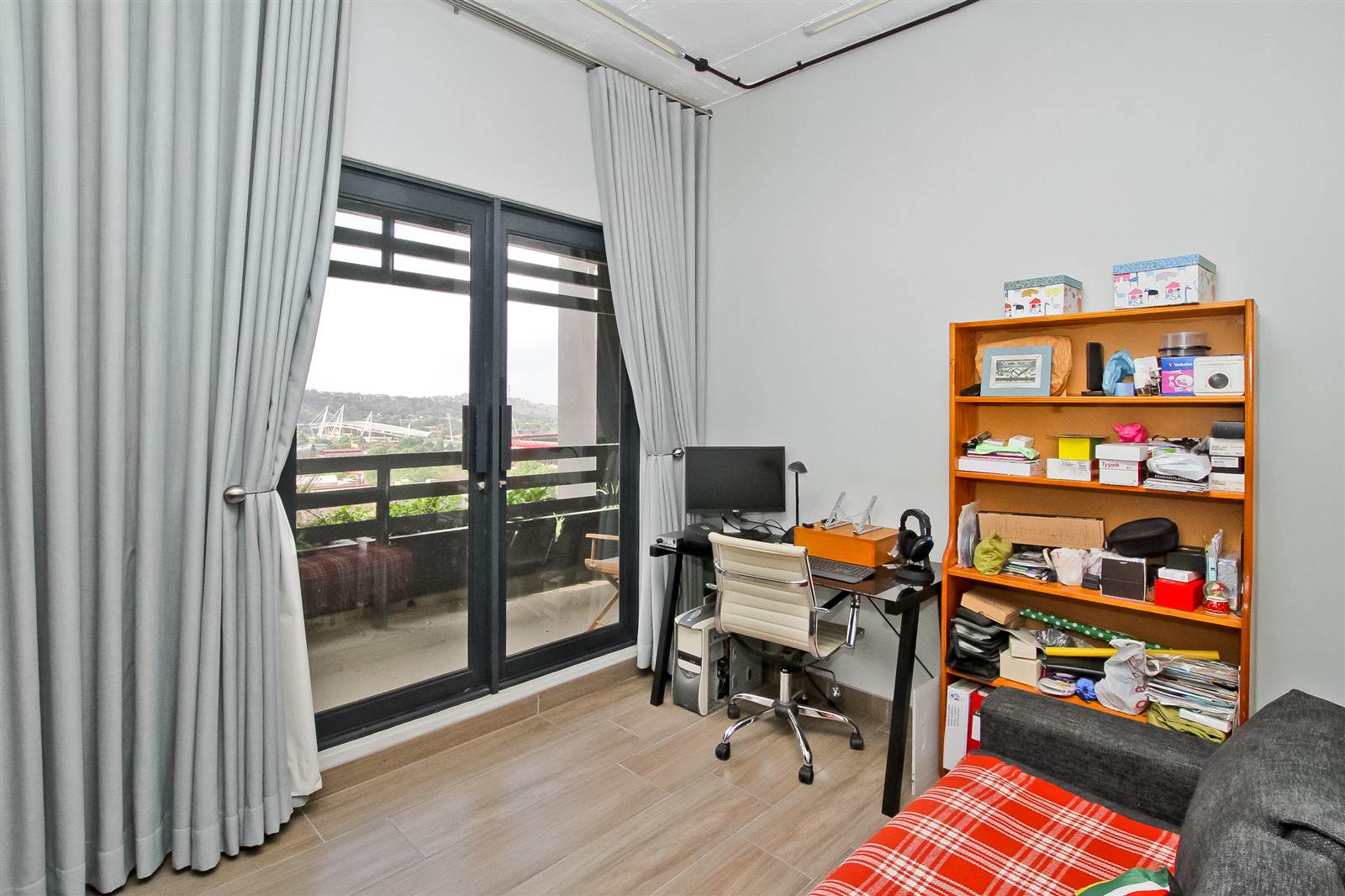 2 Bed Apartment in Maboneng photo number 15
