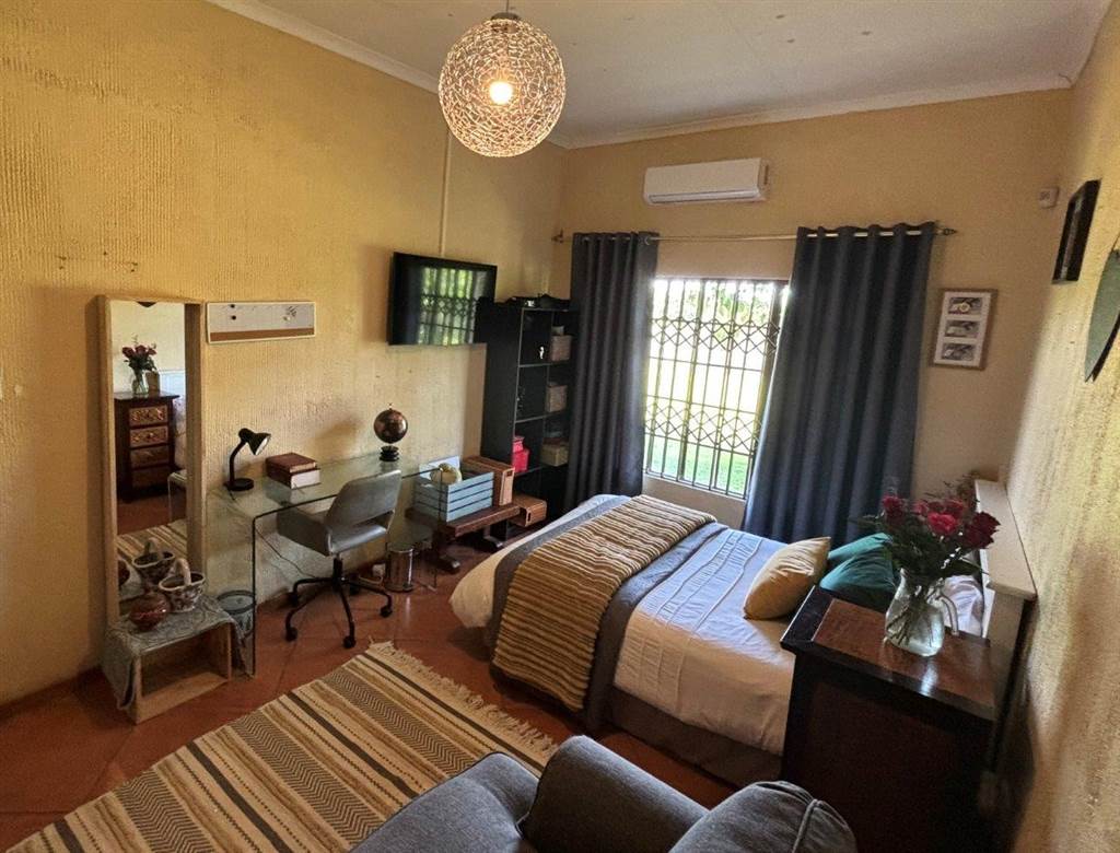9 Bed House in Lesedi Park photo number 22