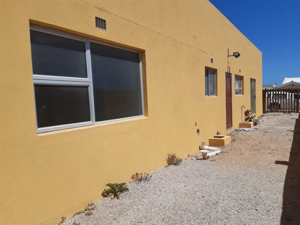 3 Bed House in Port Nolloth photo number 13
