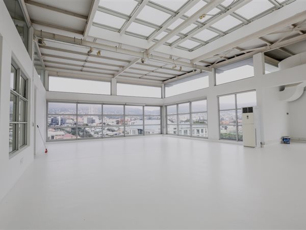 800  m² Office Space