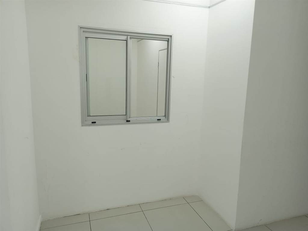 105  m² Commercial space in Musgrave photo number 2