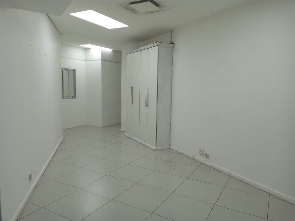 105  m² Commercial space in Musgrave photo number 1