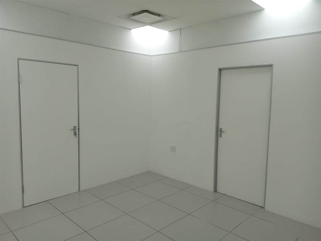 105  m² Commercial space in Musgrave photo number 8