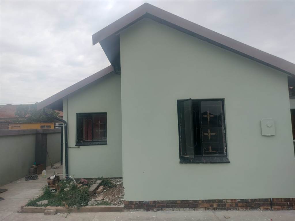 3 Bed House in Mamelodi West photo number 16
