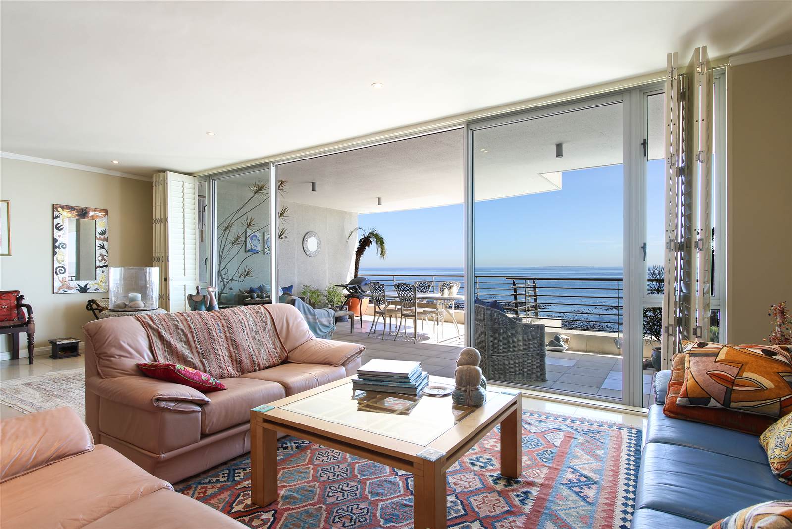 3 Bed Apartment in Mouille Point photo number 5