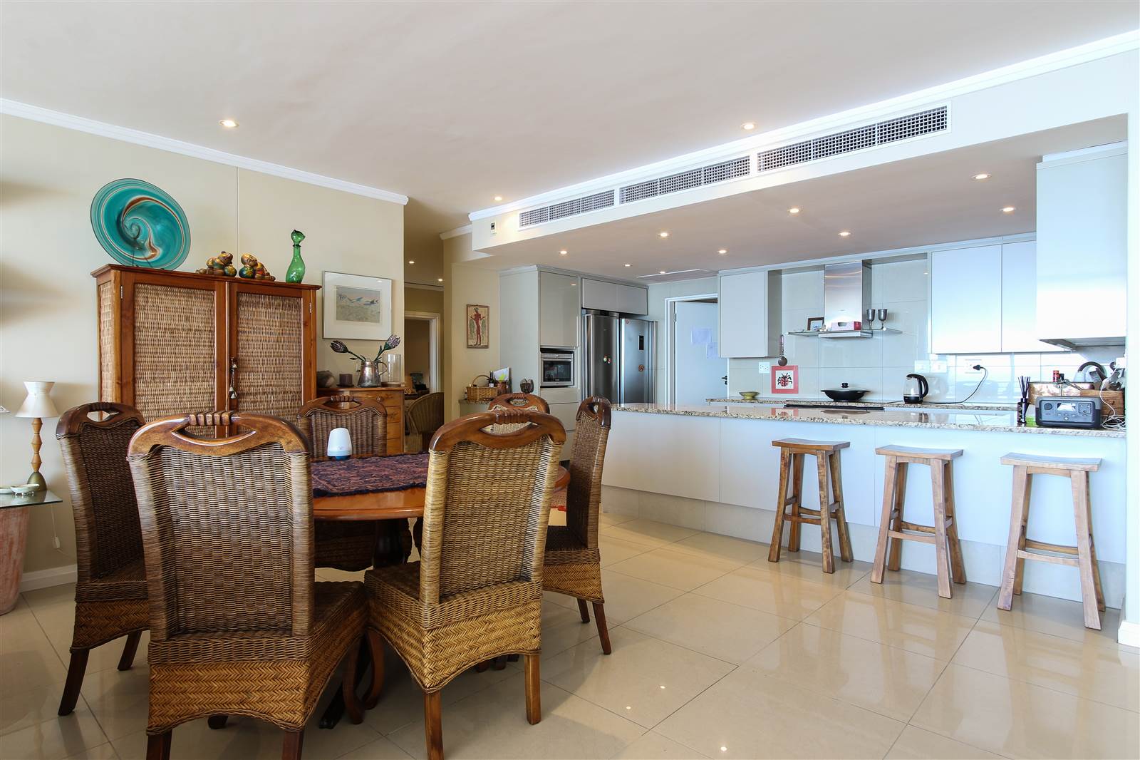 3 Bed Apartment in Mouille Point photo number 8