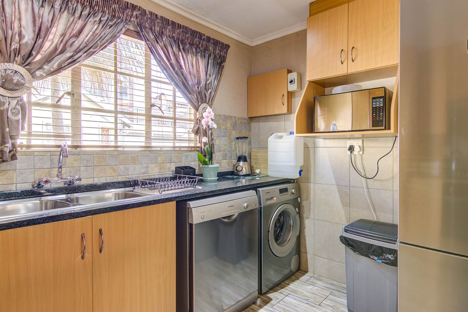 4 Bed Townhouse in Beyers Park photo number 16