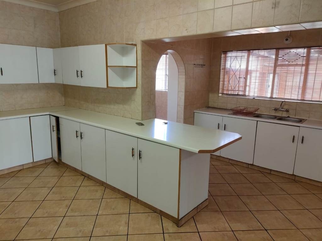 3 Bed House in Boksburg North photo number 6