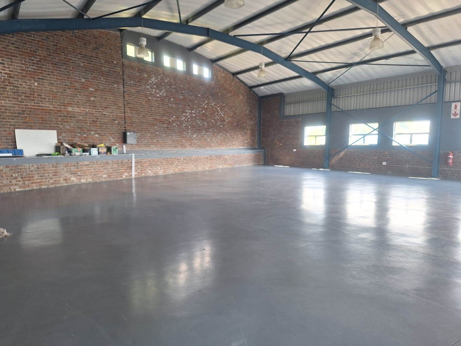 300  m² Industrial space in Nelspruit Central photo number 2