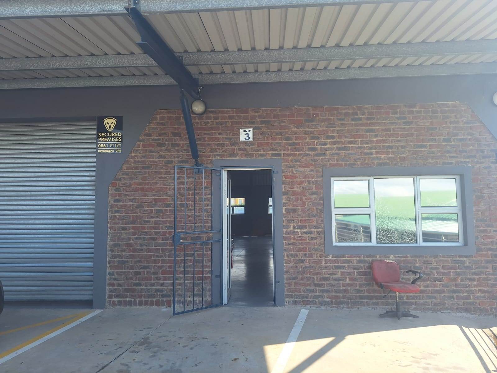 300  m² Industrial space in Nelspruit Central photo number 1