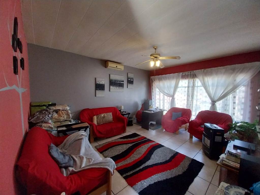 1 Bed Apartment in Brakpan Central photo number 11