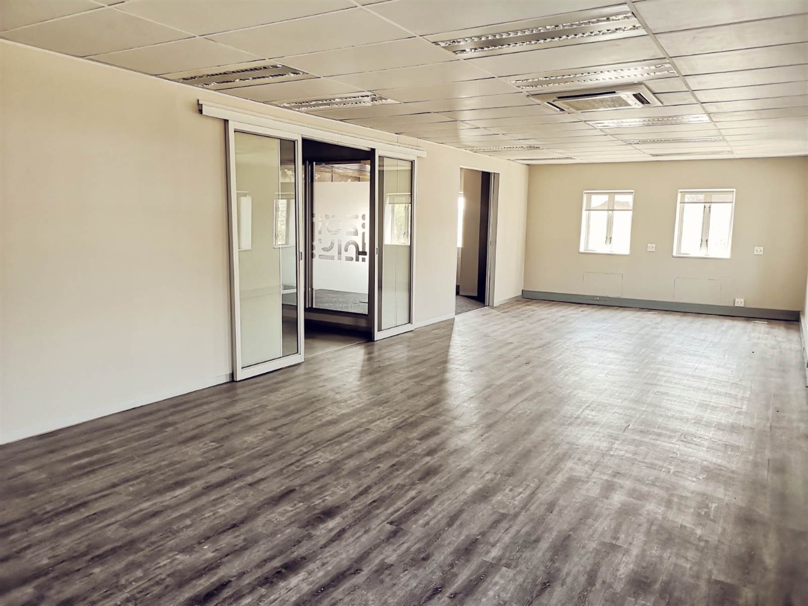 3555  m² Commercial space in Sunninghill photo number 26
