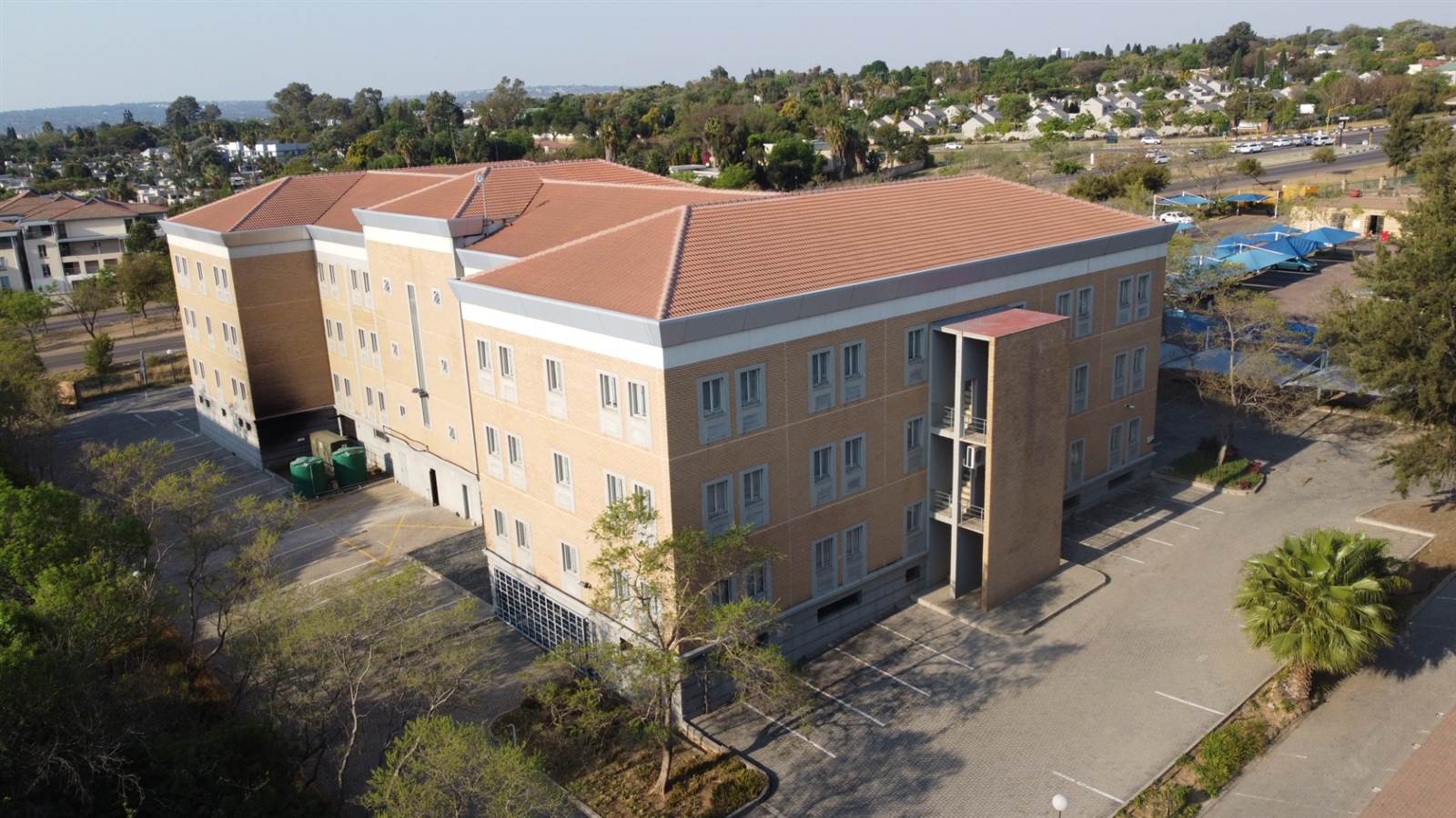 3555  m² Commercial space in Sunninghill photo number 4