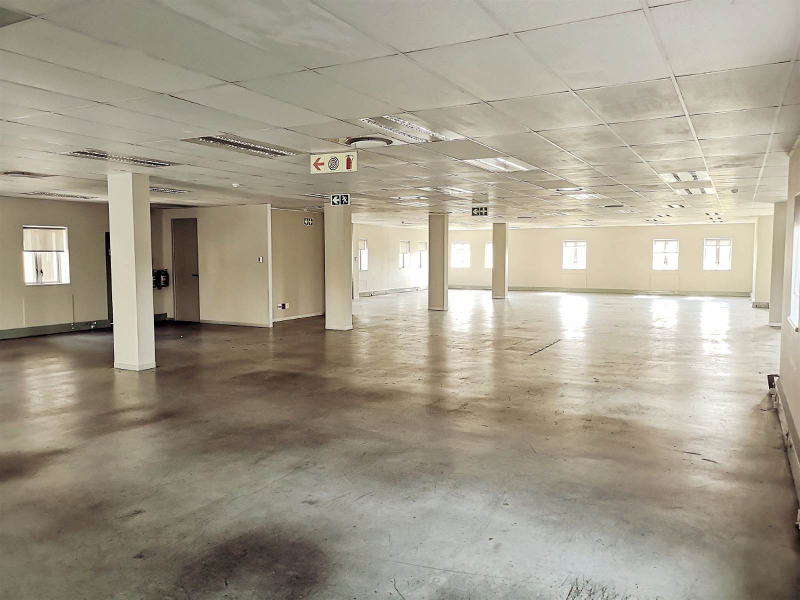 3555  m² Commercial space in Sunninghill photo number 15