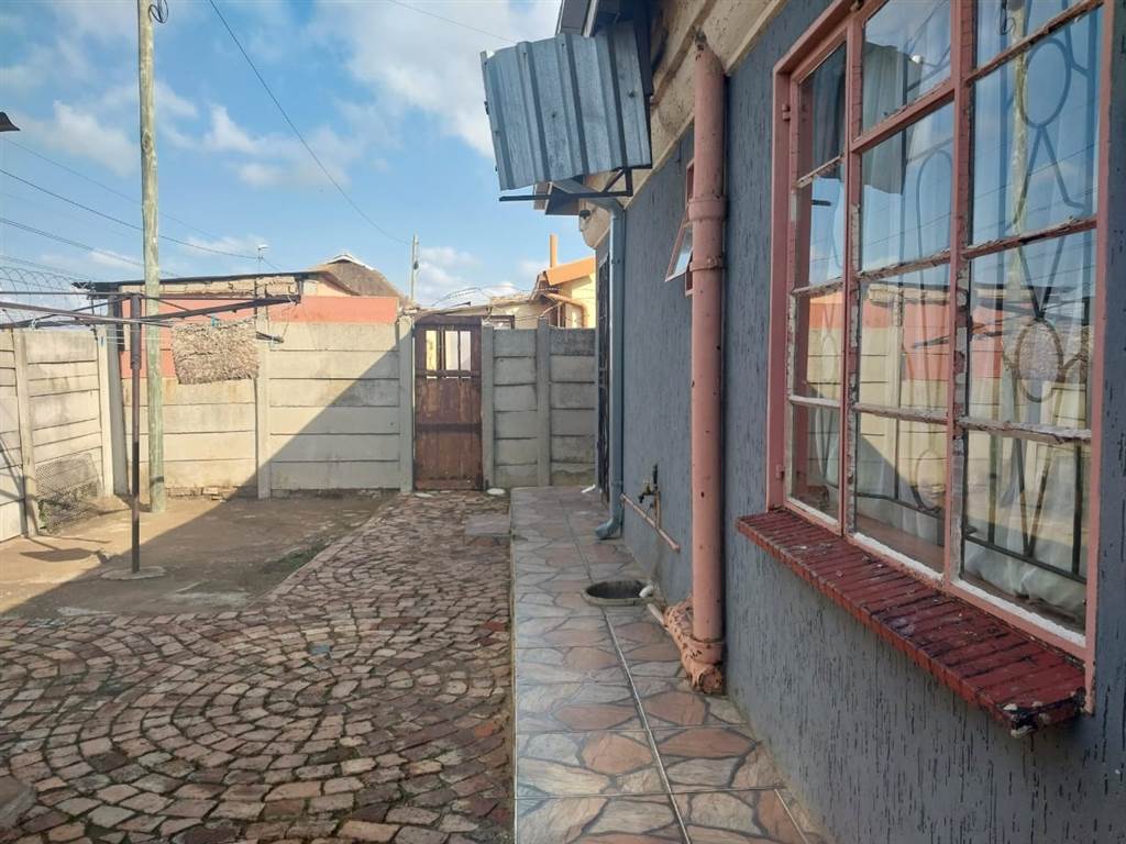 3 Bed House in Daveyton photo number 25