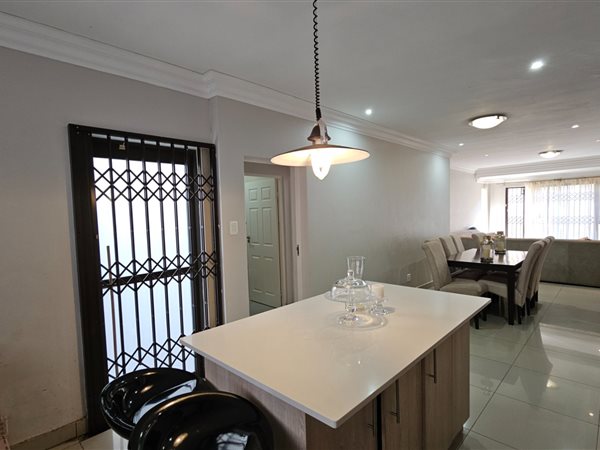3 Bedroom Townhouse 3 Bedroom Townhouse