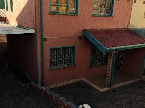 4 Bedroom House 4 Bedroom House
