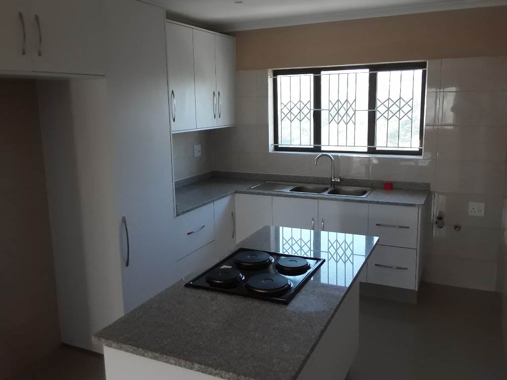 2 Bed Apartment in Silverglen photo number 16