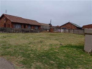 300 m² Land available in Kwa Thema