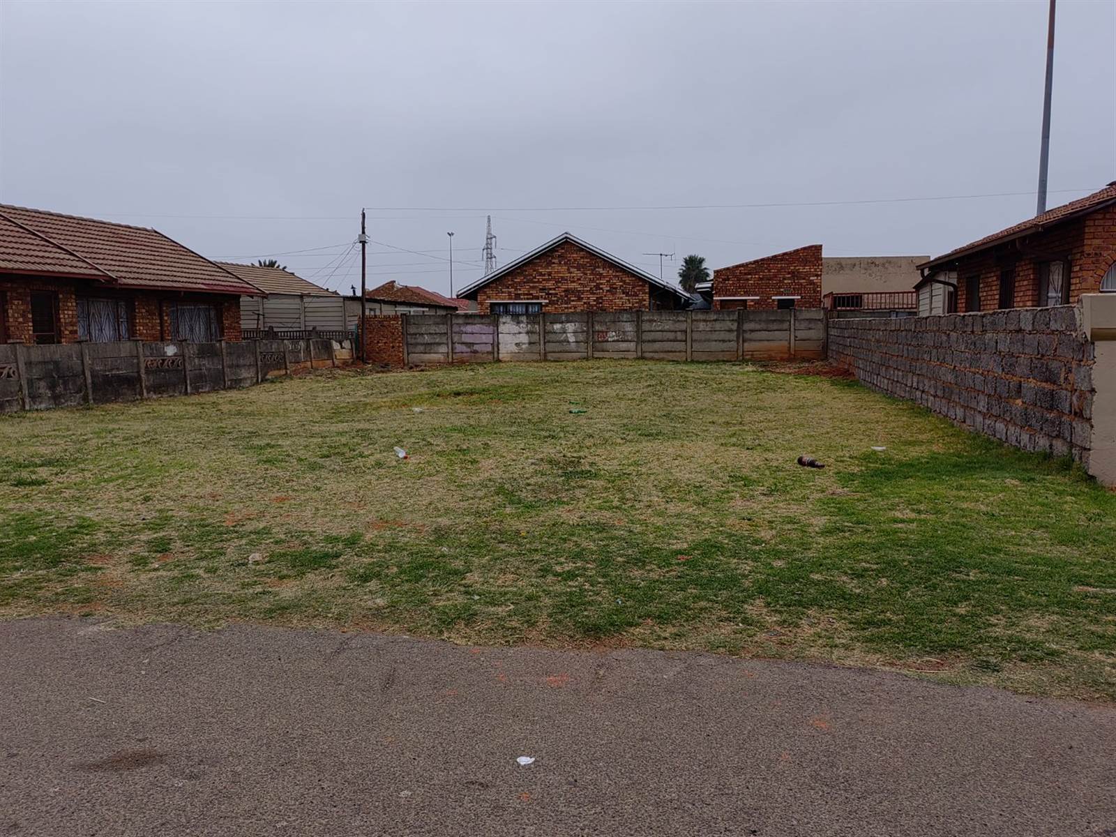 300 m² Land available in Kwa Thema photo number 4