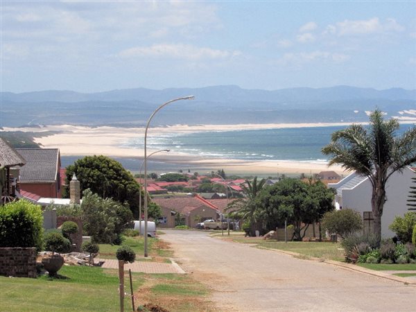745 m² Land available in Wavecrest