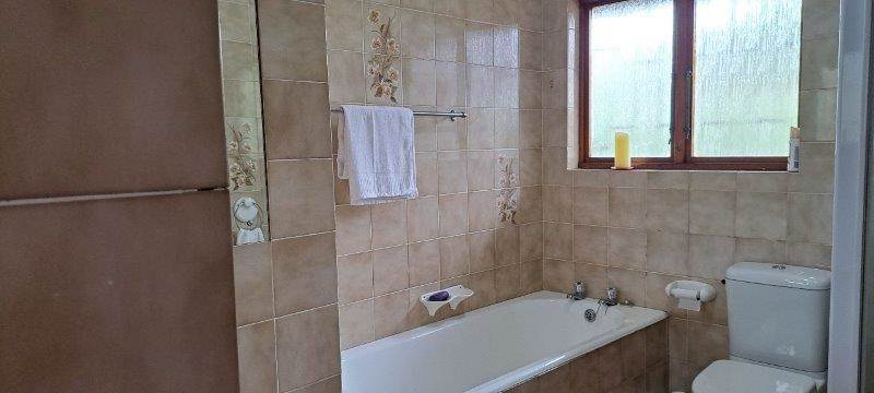 4 Bed House in Widenham photo number 10
