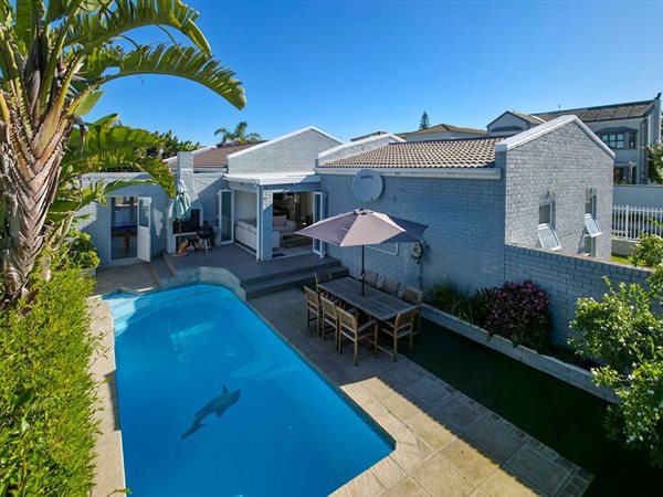 4 Bedroom House 4 Bedroom House