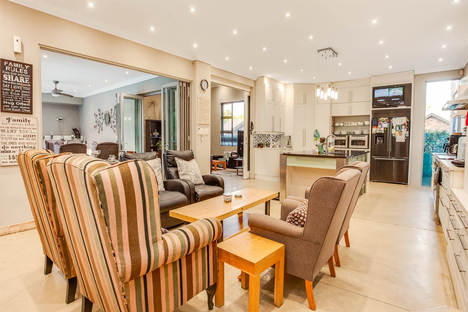 5 Bed House in Lonehill photo number 8