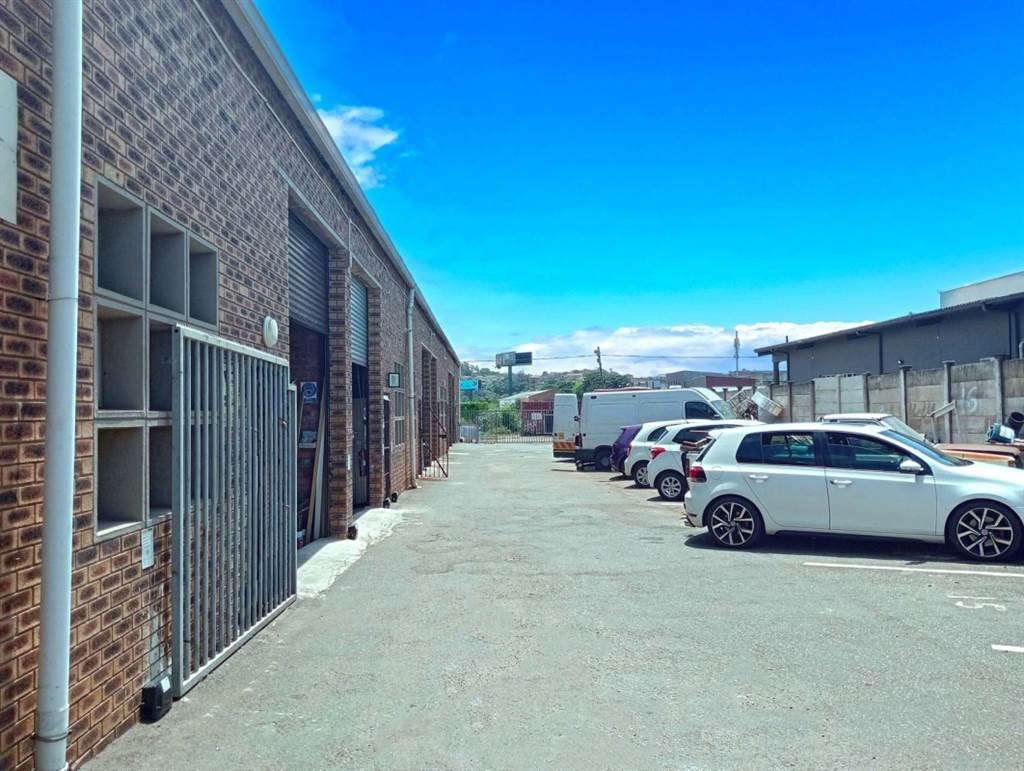 180  m² Industrial space in Springfield photo number 8