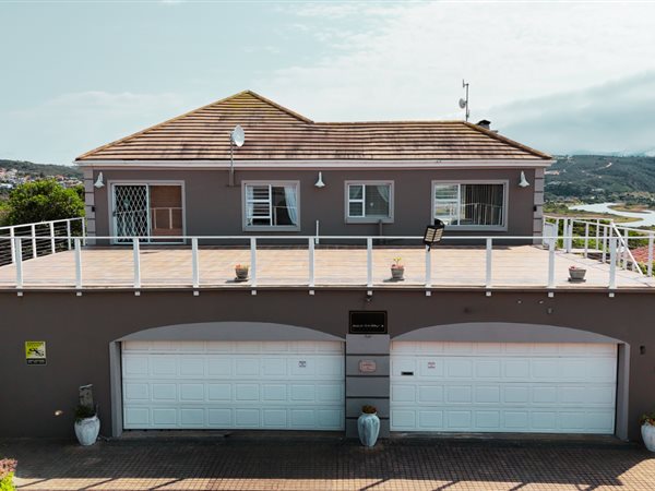 6 Bedroom House