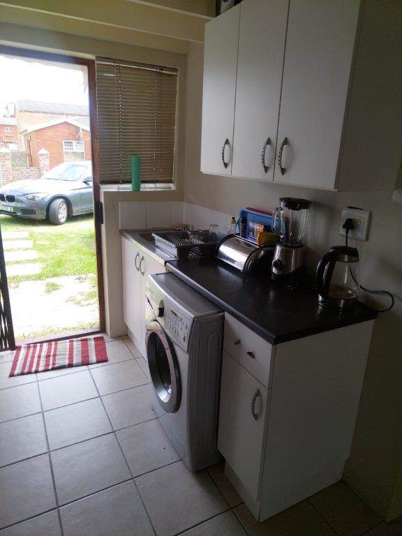 2 Bed House in Walmer Link photo number 4