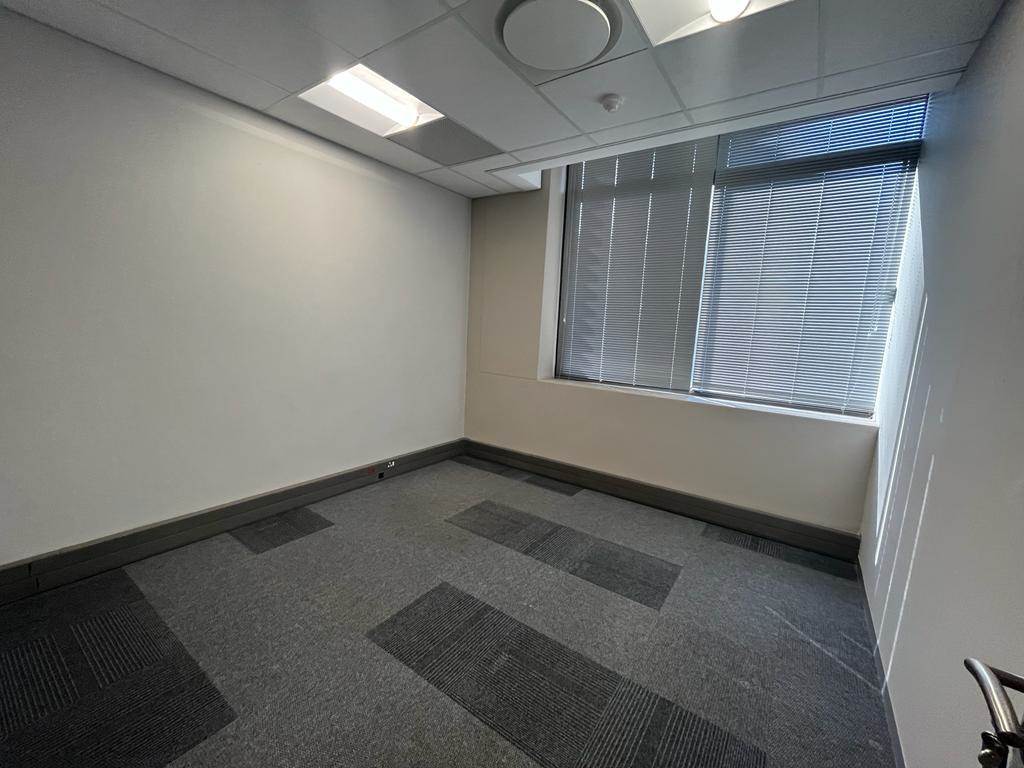 590  m² Commercial space in Parktown photo number 17
